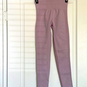 High waisted gym scrunch leggings. Super cute!!!!